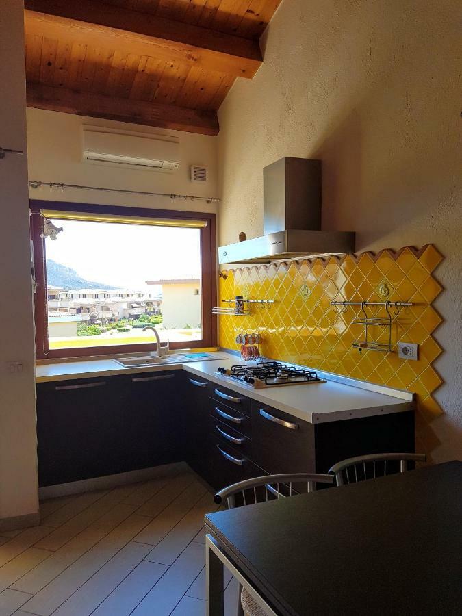 La Casa Di Chris Apartment Golfo Aranci Bagian luar foto